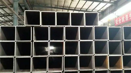 白云<font style='color:red'>无缝方矩管</font>现货资源